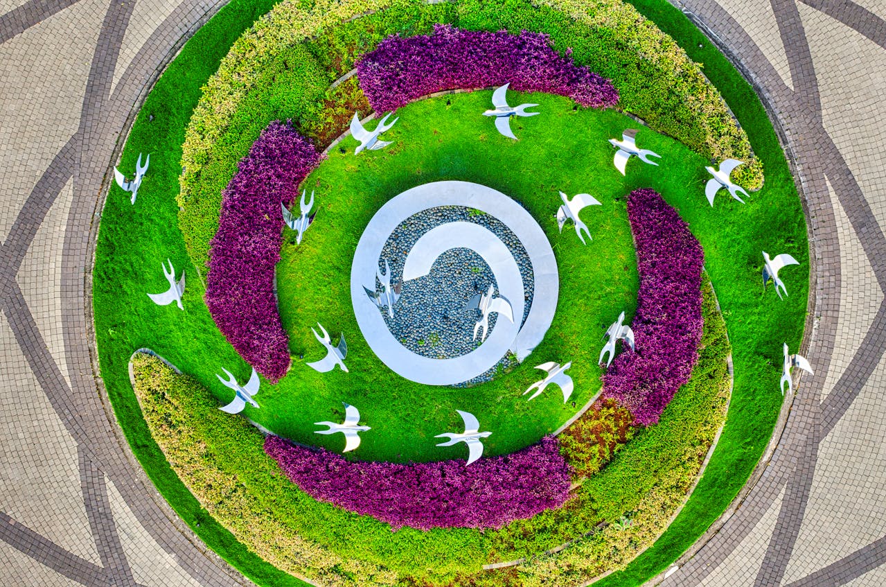 Professional garden maintenance kit by Rentbikes